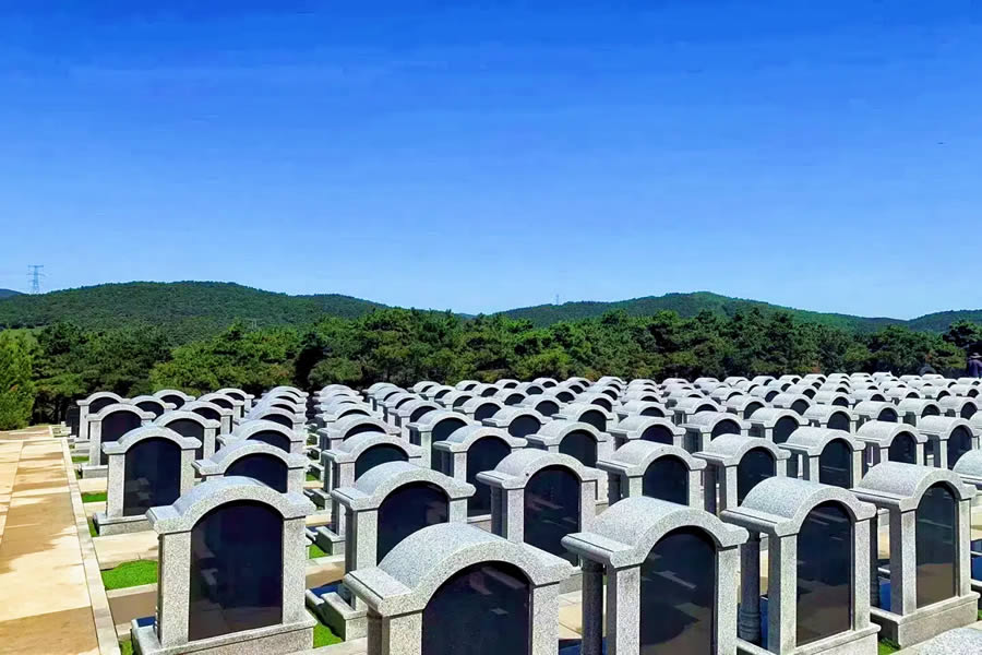 沈阳百贯山松陵墓园