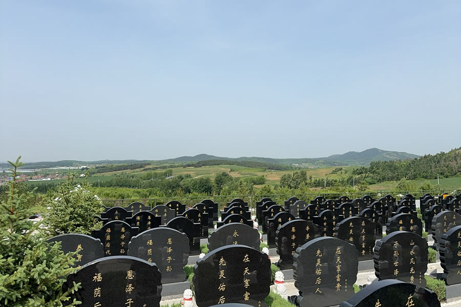 沈阳龙福山墓园