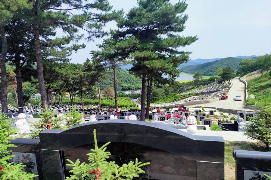 沈阳大河贝墓园