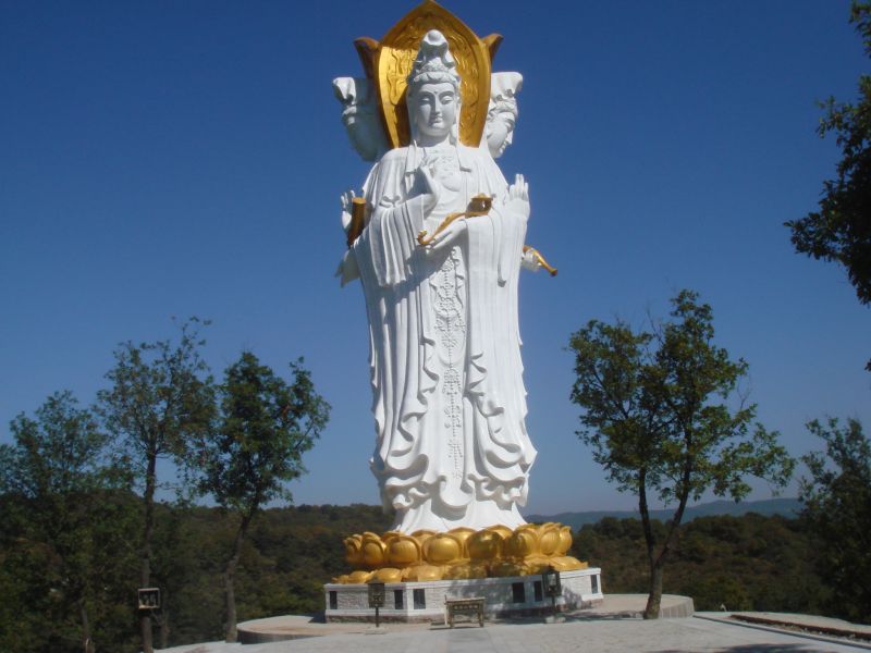 大河贝墓园