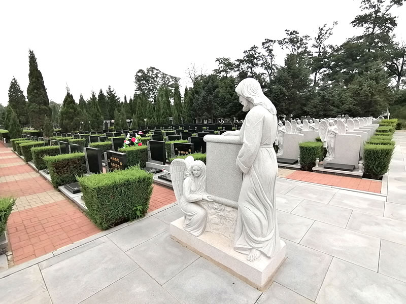 西郊卧龙墓园