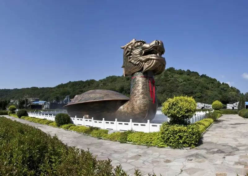 大河贝墓园