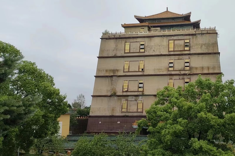 天山墓园