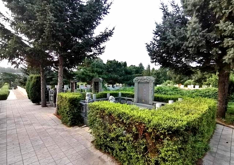 东山公墓
