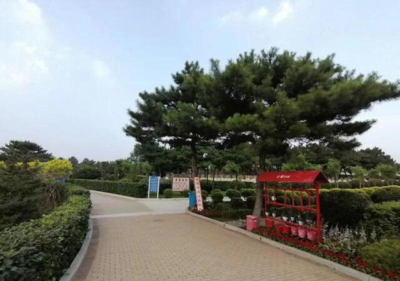东山公墓