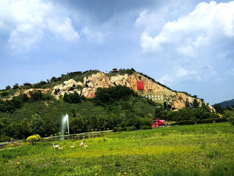 龙福山墓园