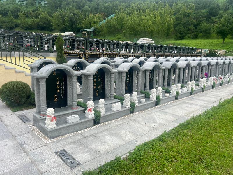 龙福山墓园
