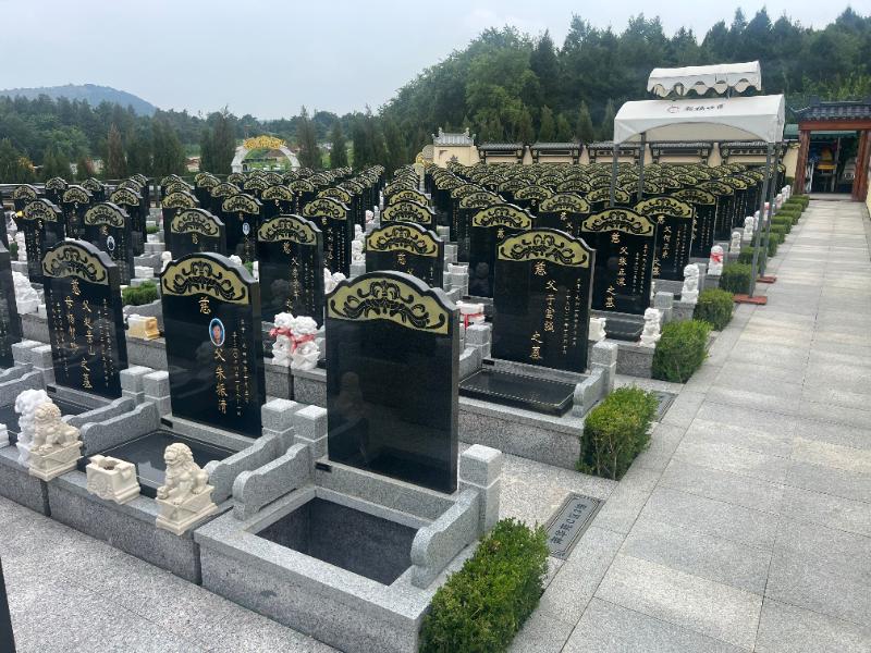 龙福山墓园