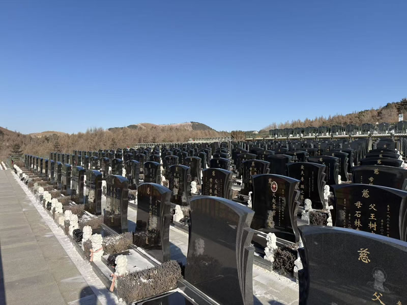 沈阳龙福山墓园