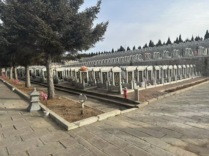沈阳骏龙泉墓园