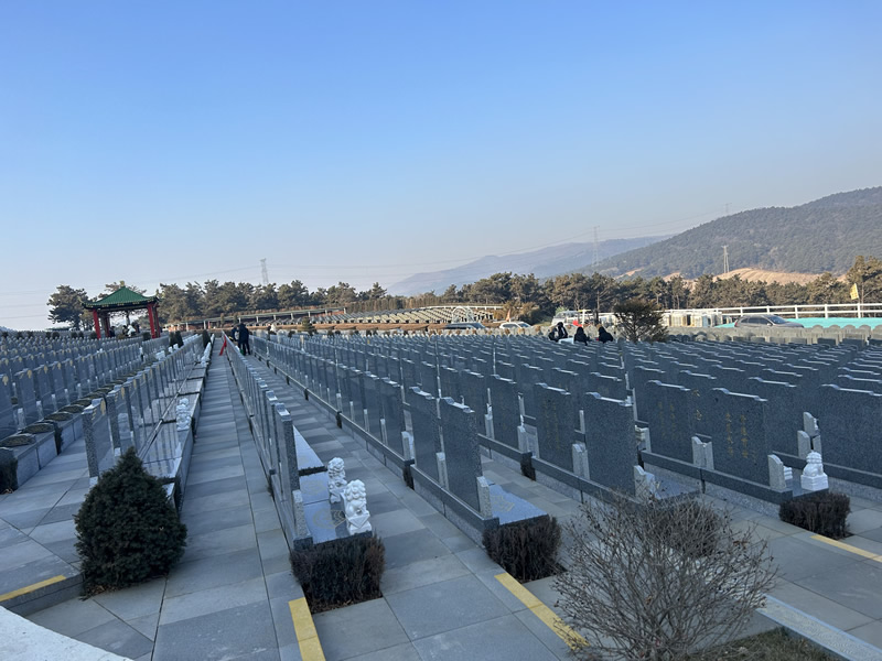 沈阳百贯山松陵墓园