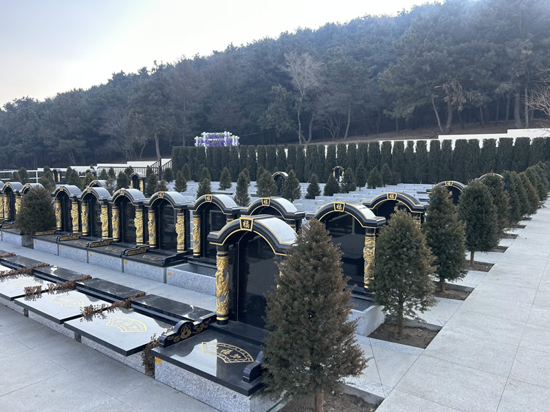 沈阳百贯山松陵墓园